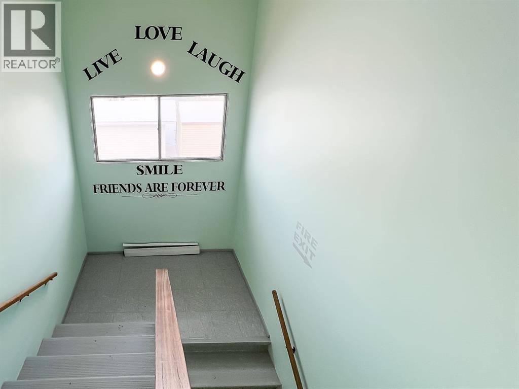 All, 302 1 Street SE - Photo 4 of 21, Falher, Alberta