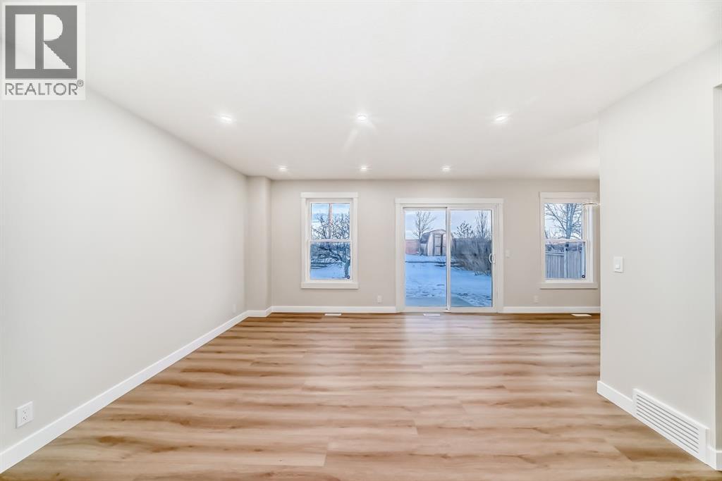 Single Family House for Sale in  Beddington Circle NE Beddington Heights Calgary 