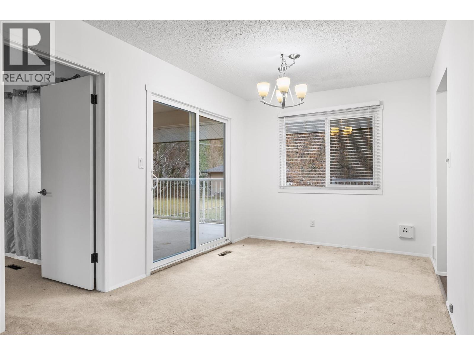  811 Tamarack Drive, Kelowna