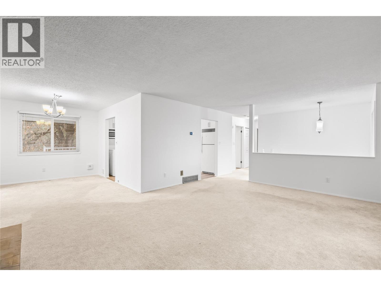  811 Tamarack Drive, Kelowna