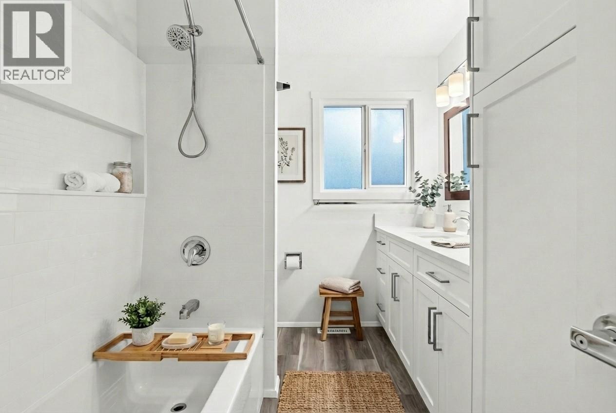  811 Tamarack Drive, Kelowna