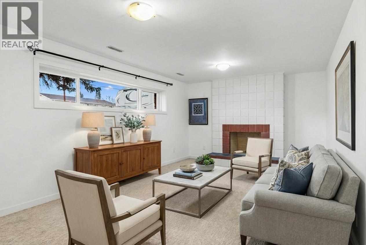  811 Tamarack Drive, Kelowna