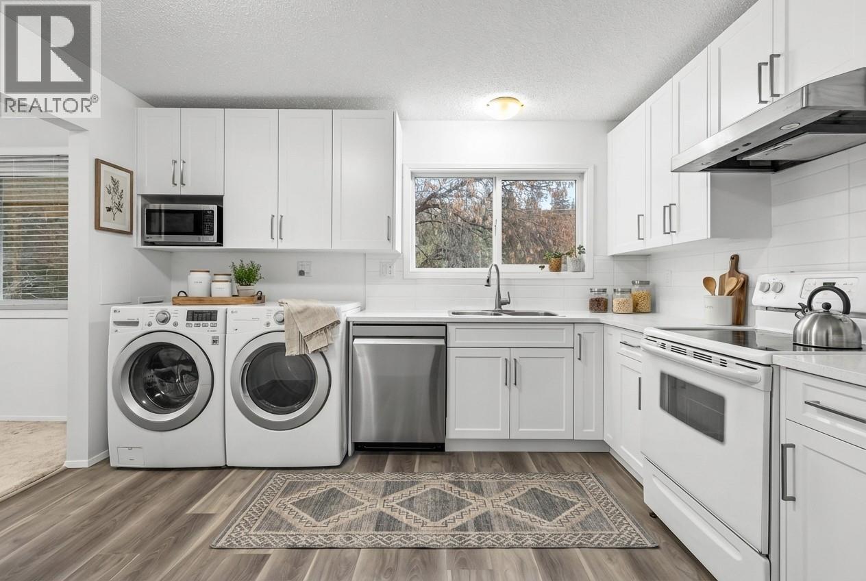  811 Tamarack Drive, Kelowna