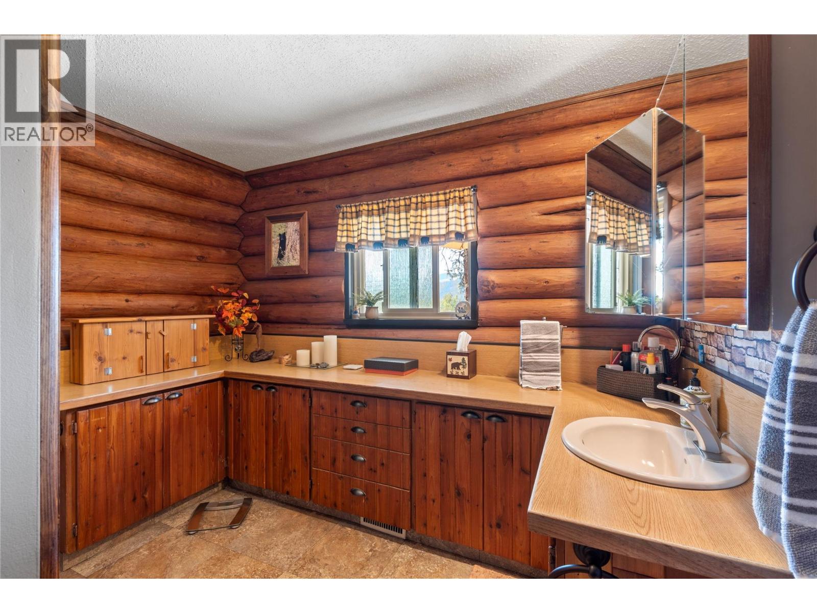 7969 Yellowhead Highway, Kamloops