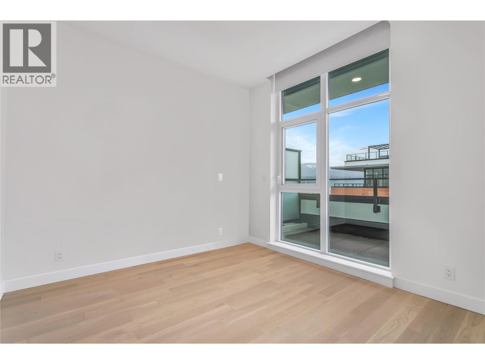 PH S607 3409 Lakeshore Road, Kelowna