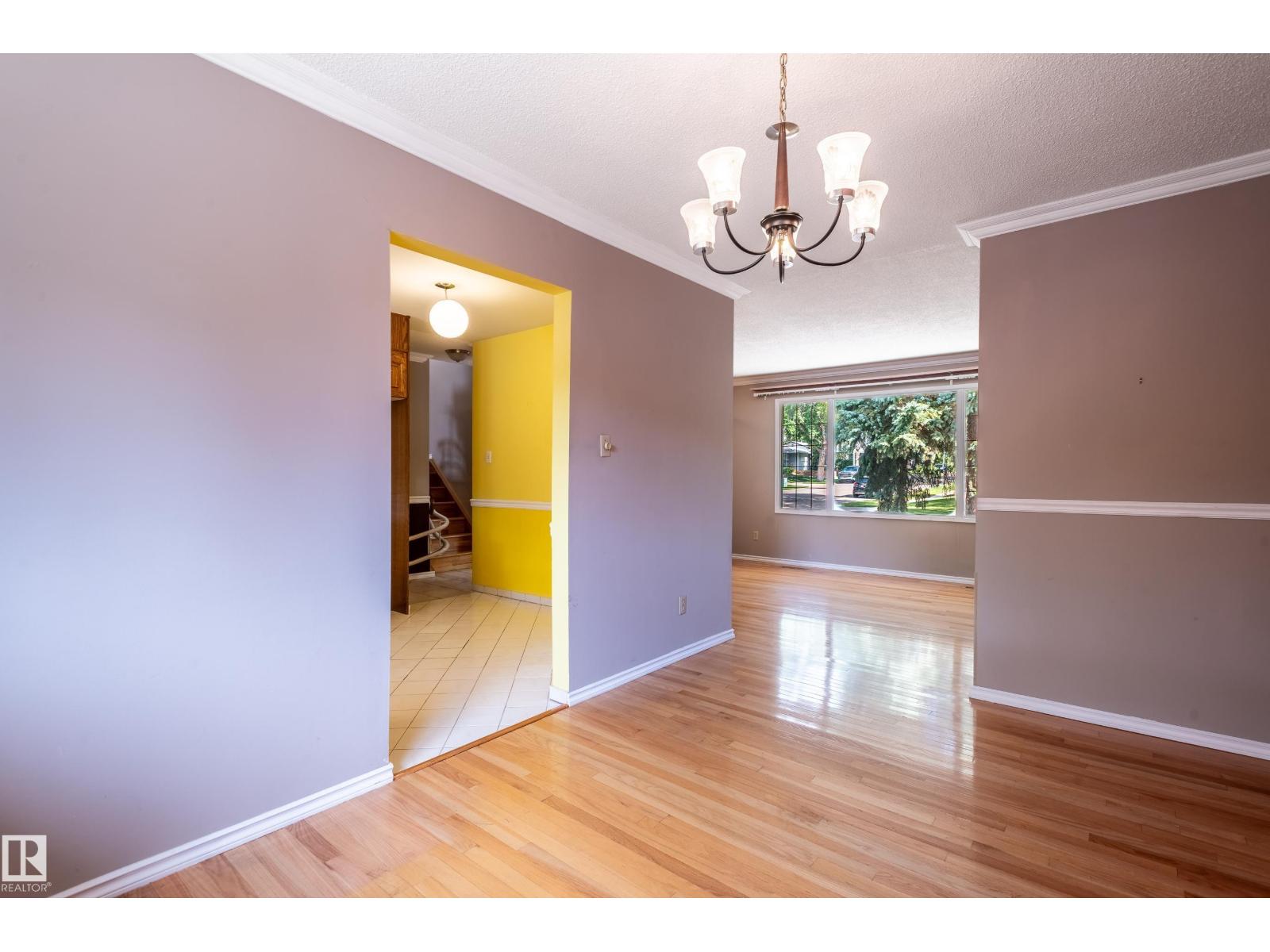 6411 149 AV NW, Edmonton