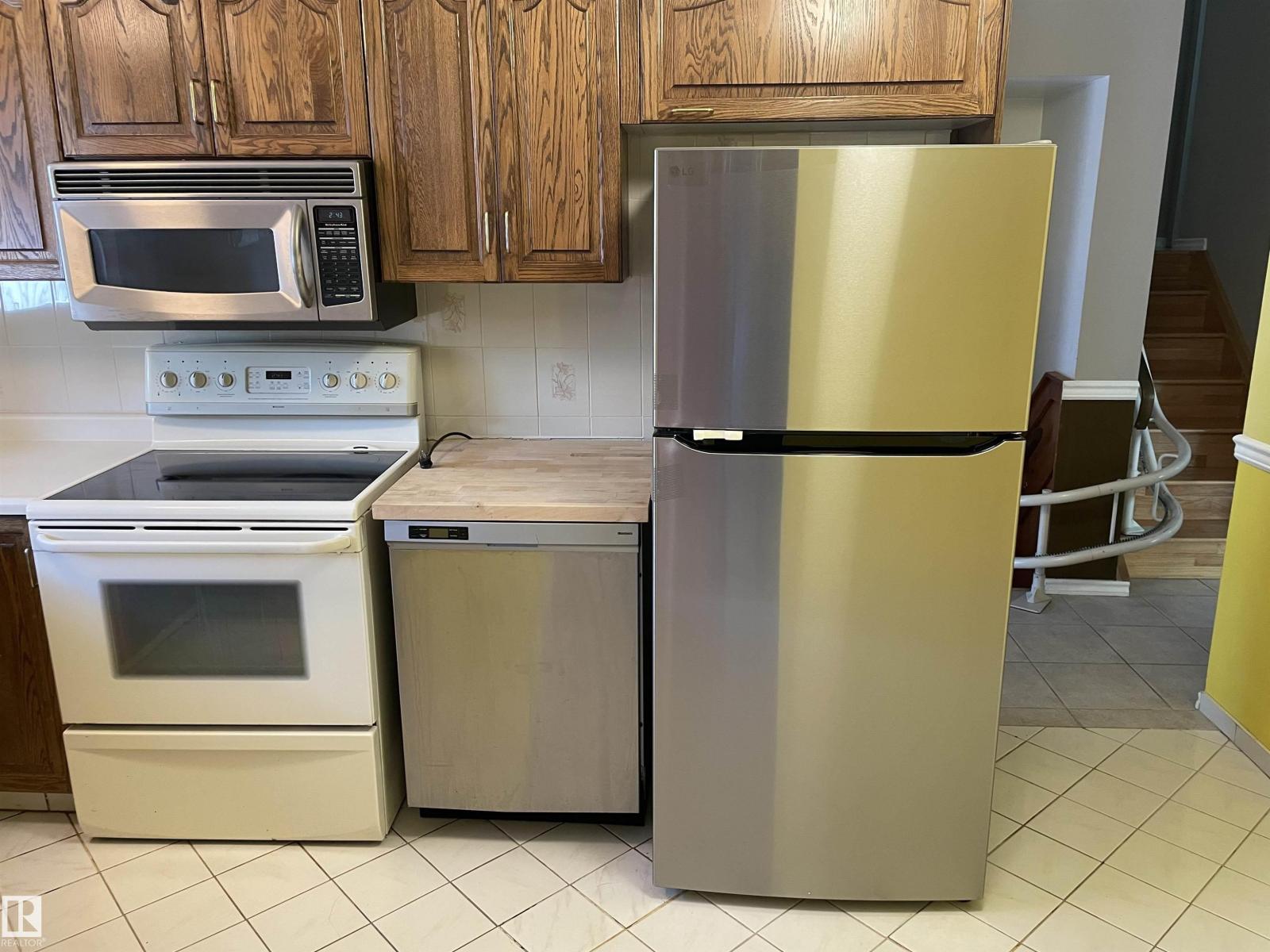 6411 149 AV NW, Edmonton