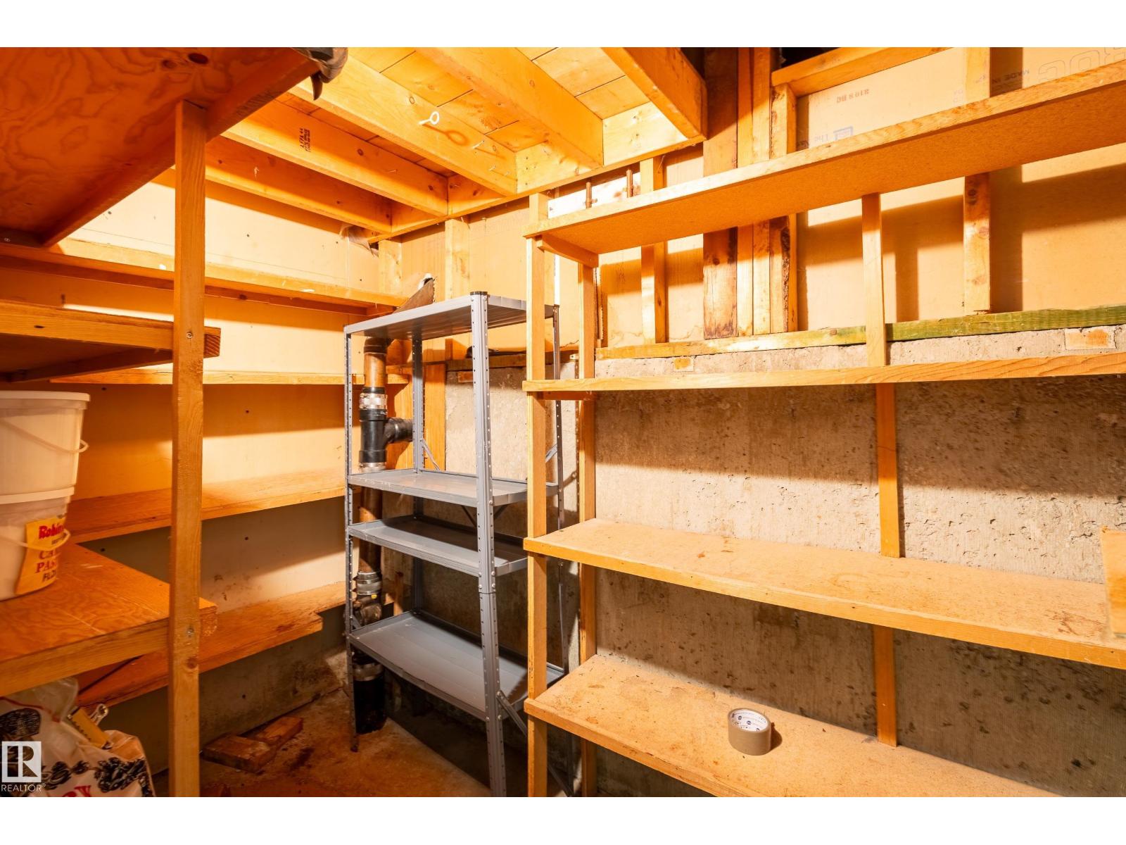 6411 149 AV NW, Edmonton