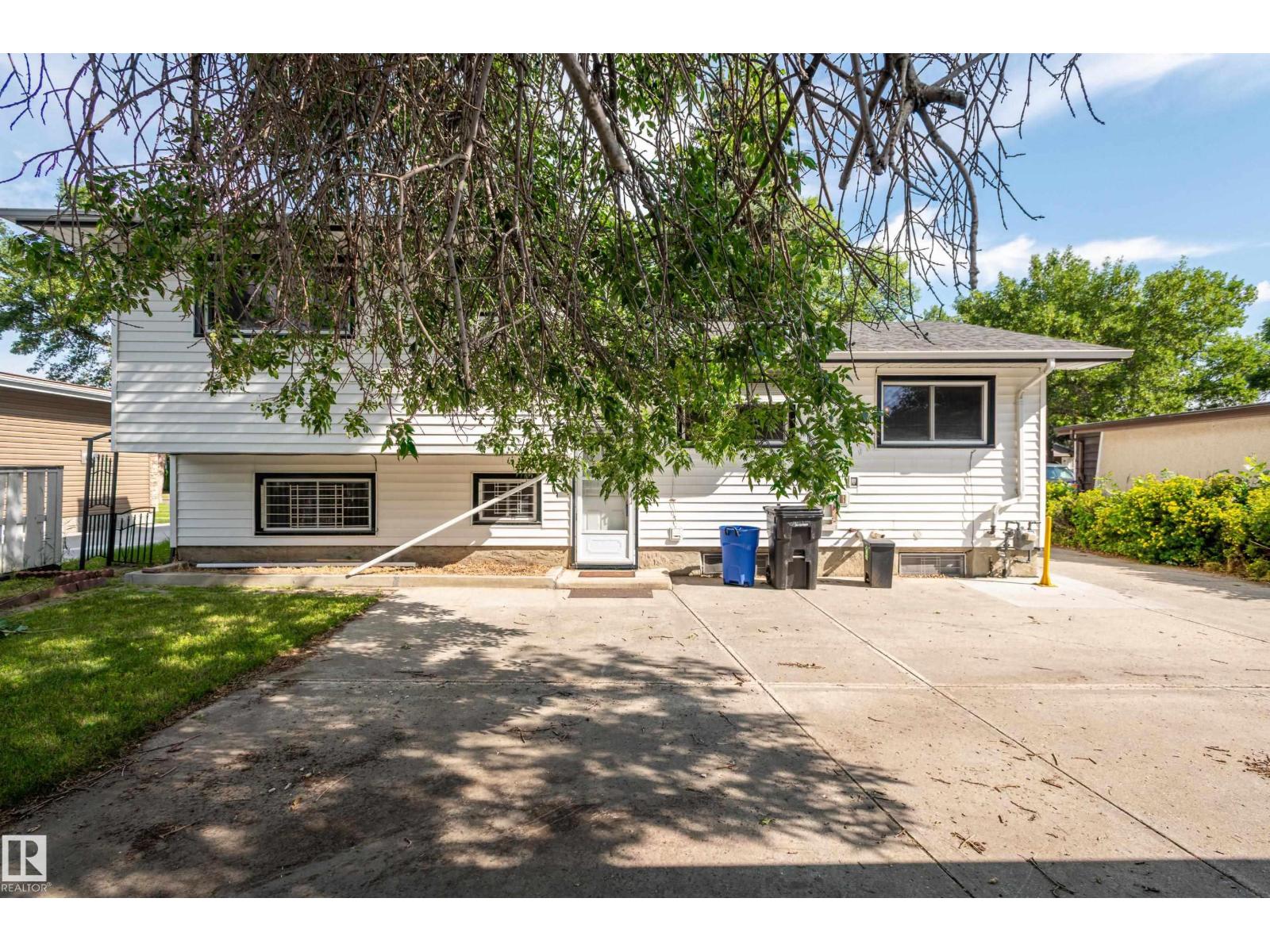 6411 149 AV NW, Edmonton