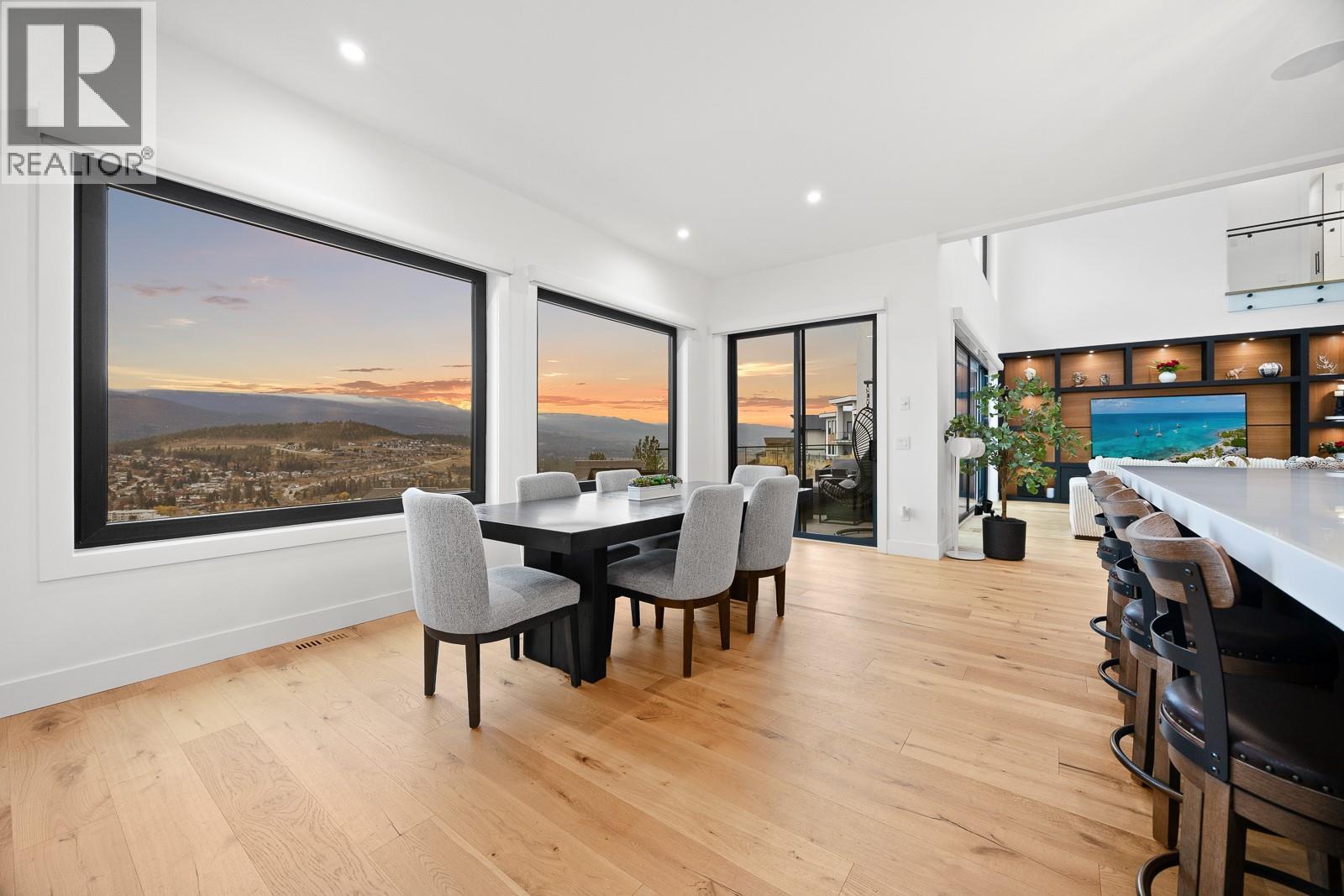  1102 Carnoustie Drive, Kelowna