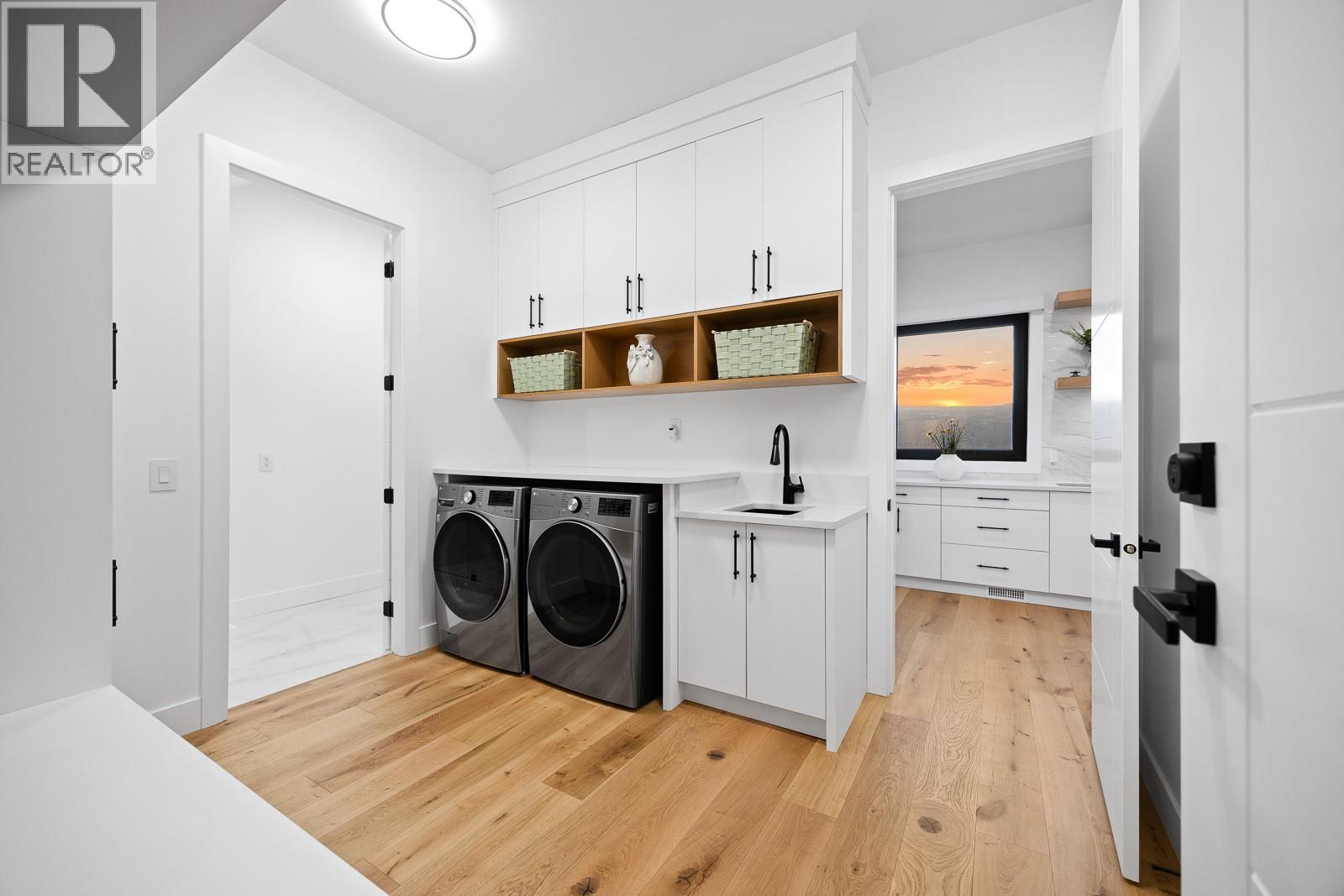  1102 Carnoustie Drive, Kelowna