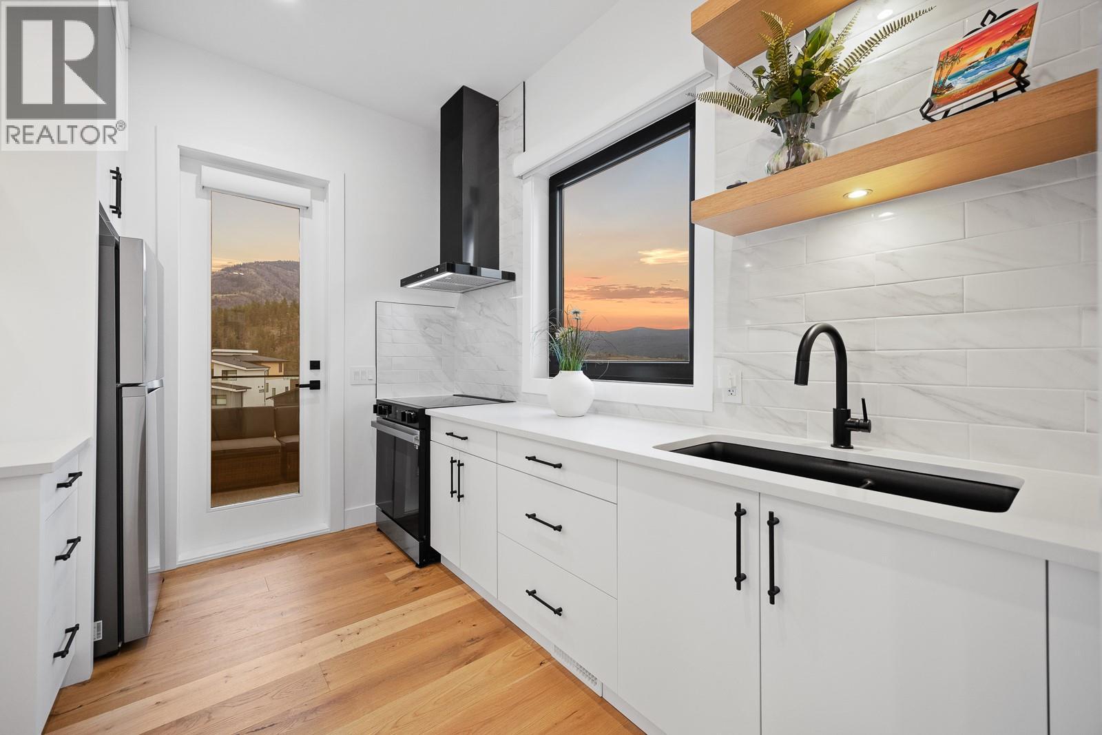  1102 Carnoustie Drive, Kelowna