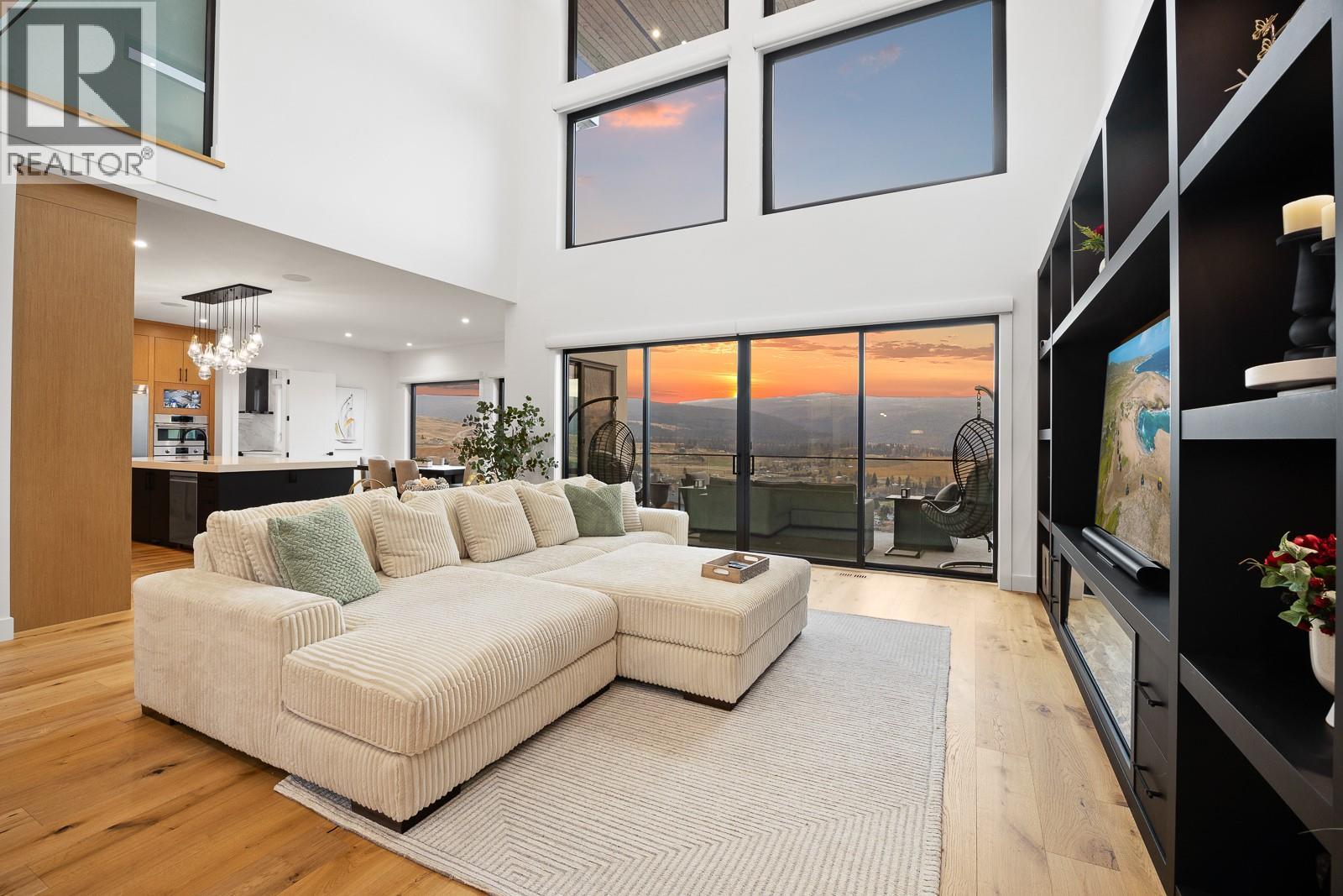  1102 Carnoustie Drive, Kelowna