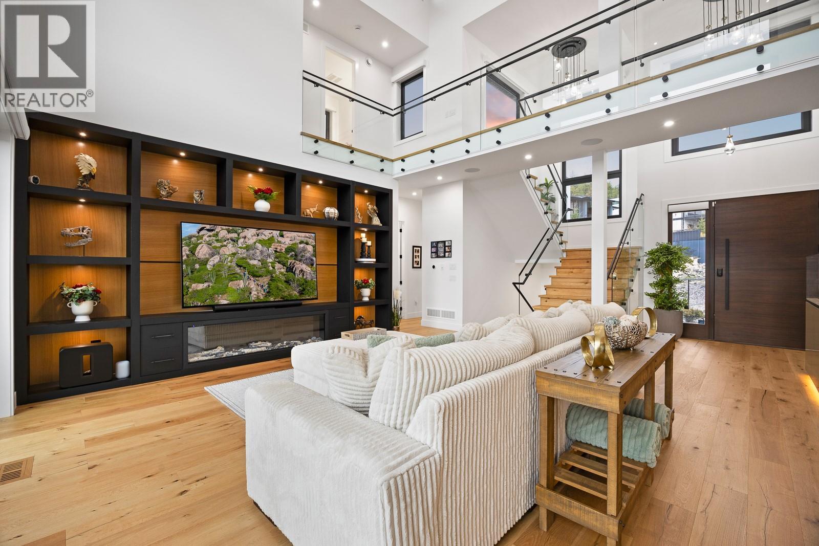  1102 Carnoustie Drive, Kelowna