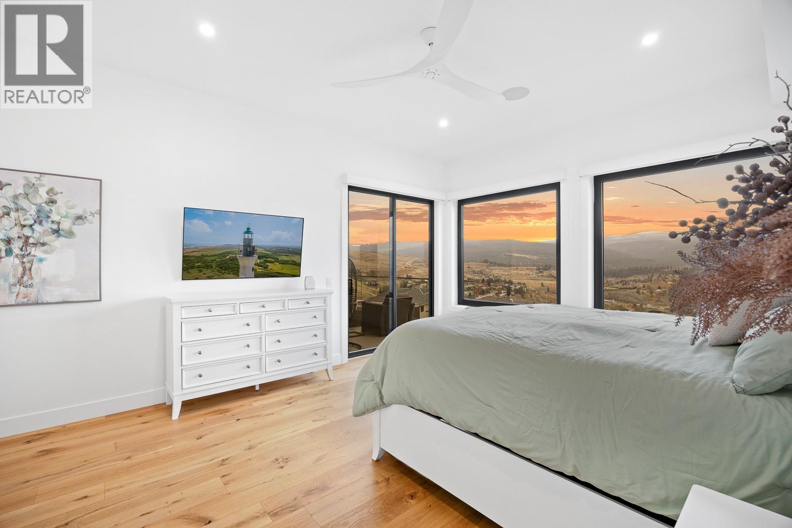  1102 Carnoustie Drive, Kelowna