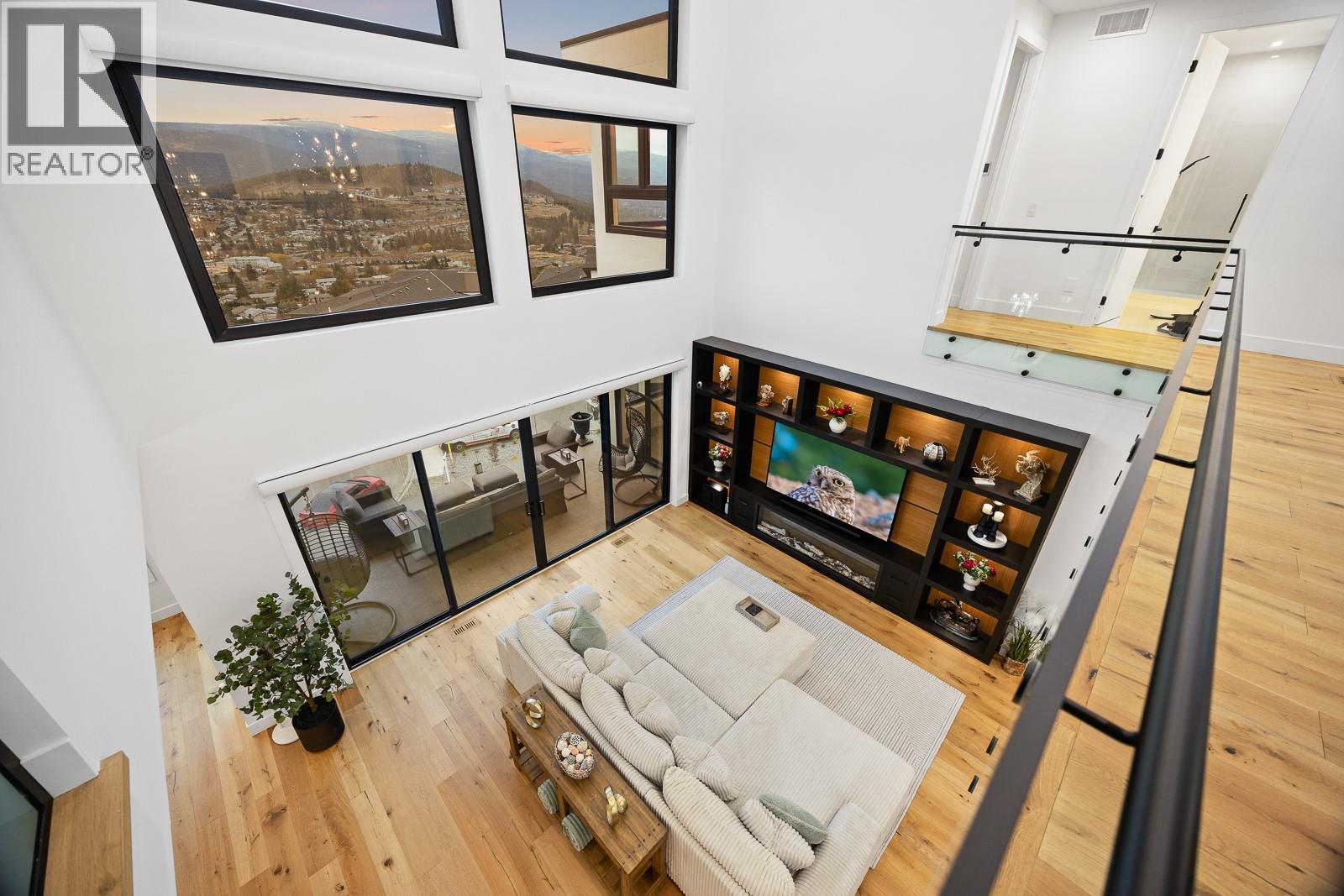  1102 Carnoustie Drive, Kelowna