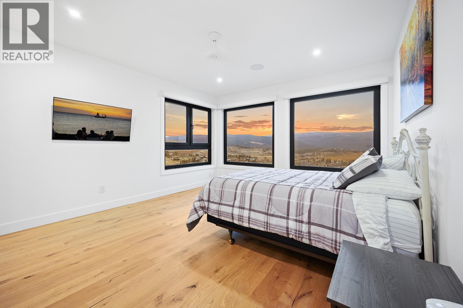  1102 Carnoustie Drive, Kelowna