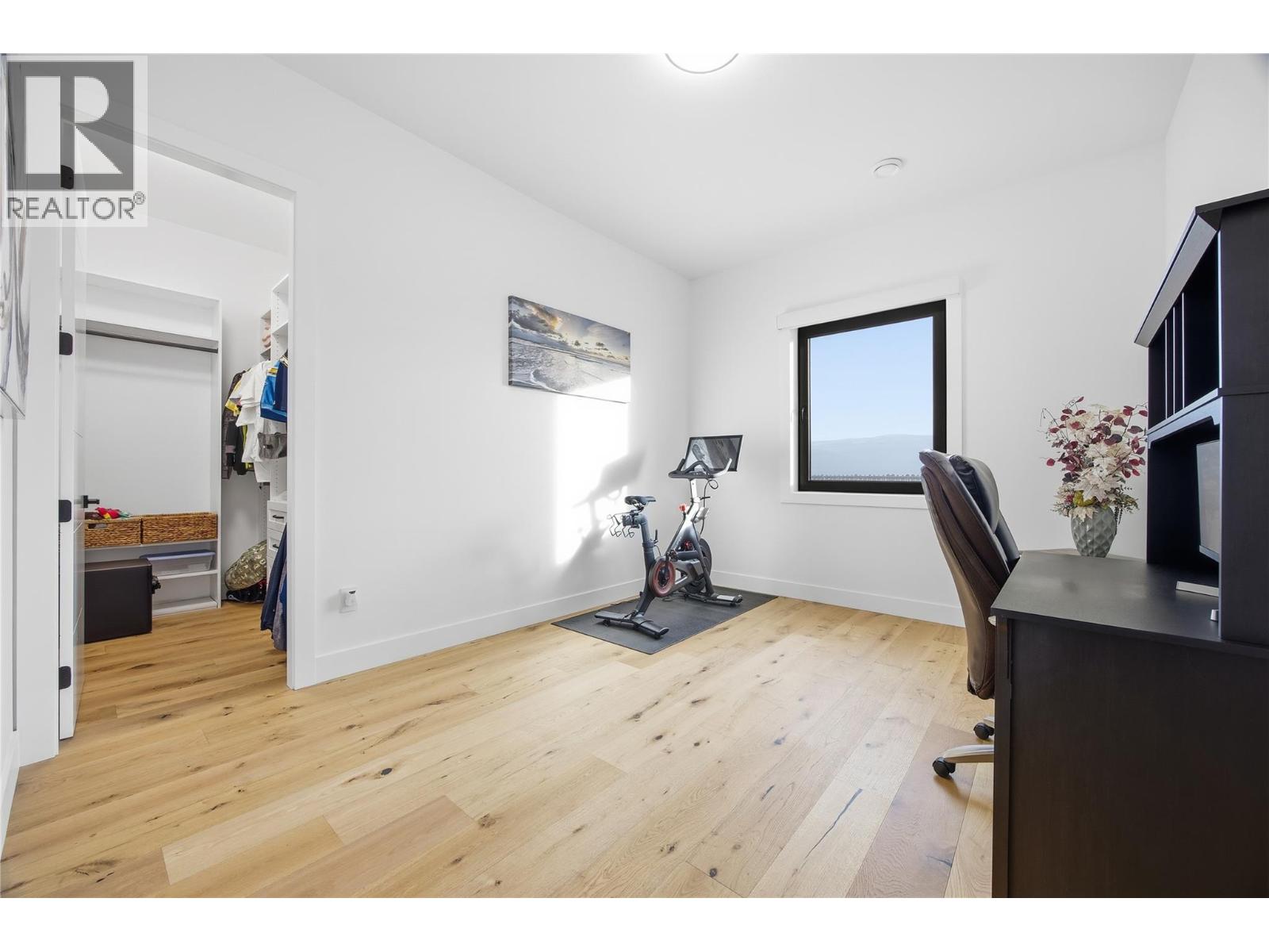  1102 Carnoustie Drive, Kelowna