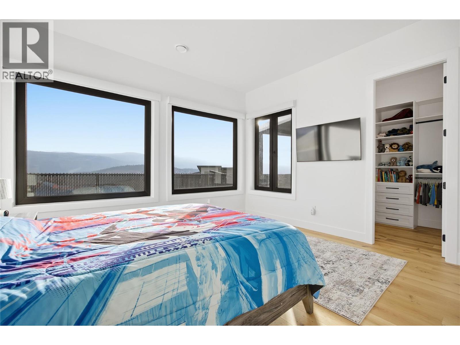  1102 Carnoustie Drive, Kelowna