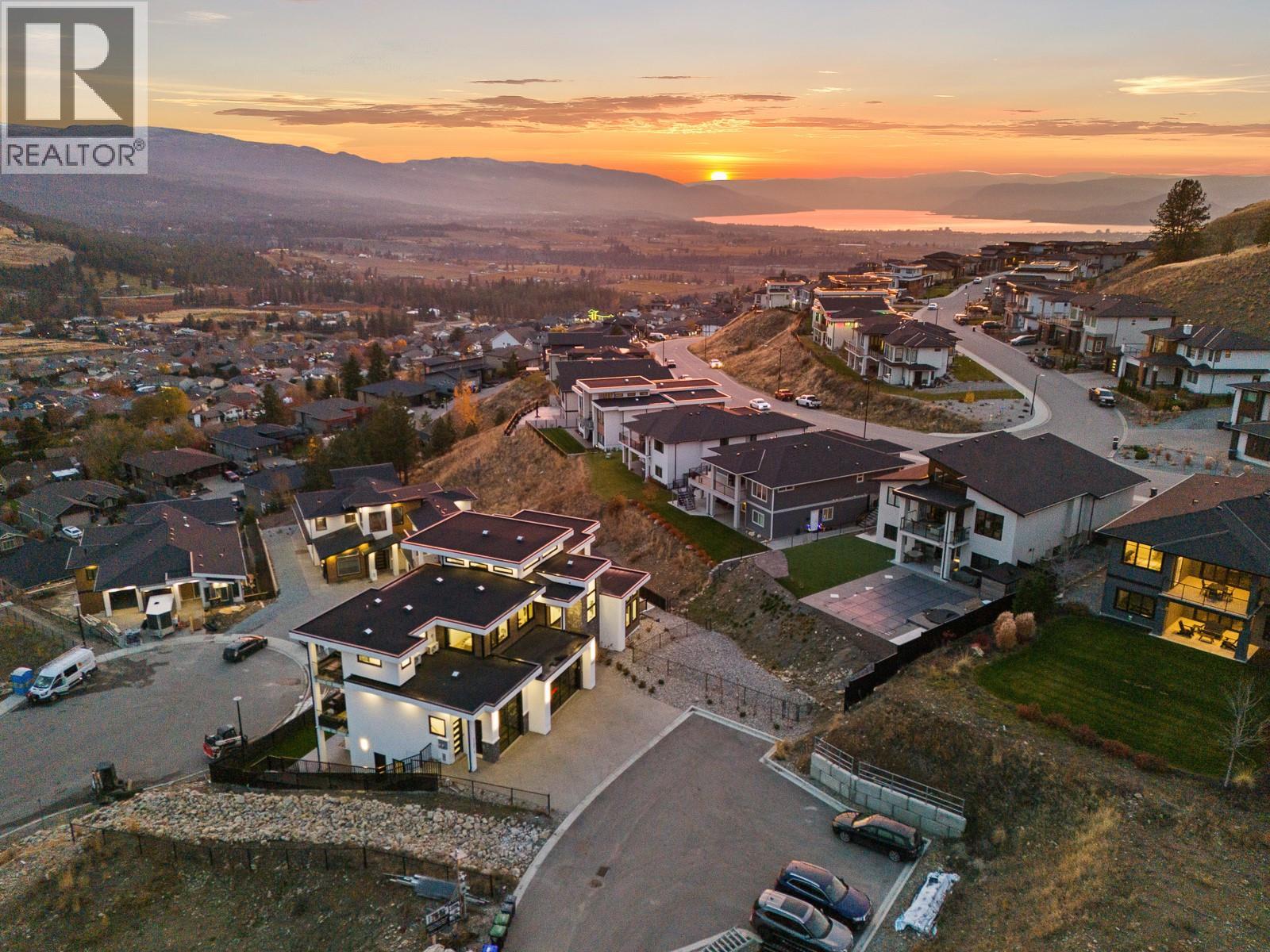  1102 Carnoustie Drive, Kelowna