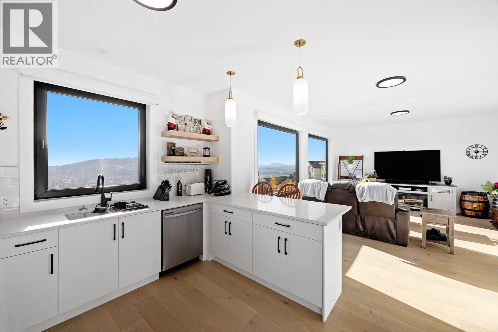  1102 Carnoustie Drive, Kelowna