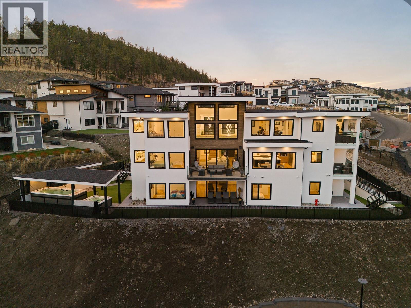  1102 Carnoustie Drive, Kelowna