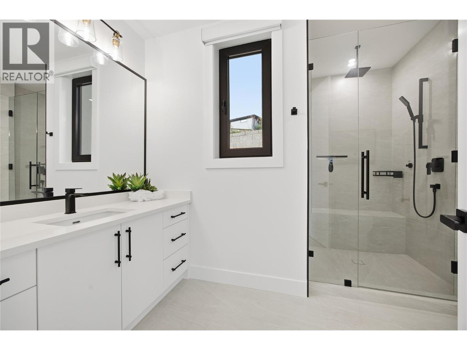  1102 Carnoustie Drive, Kelowna