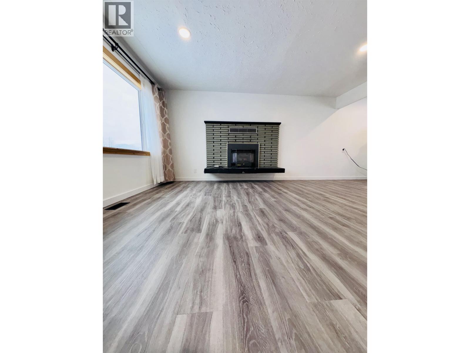 13 WREN STREET, Kitimat