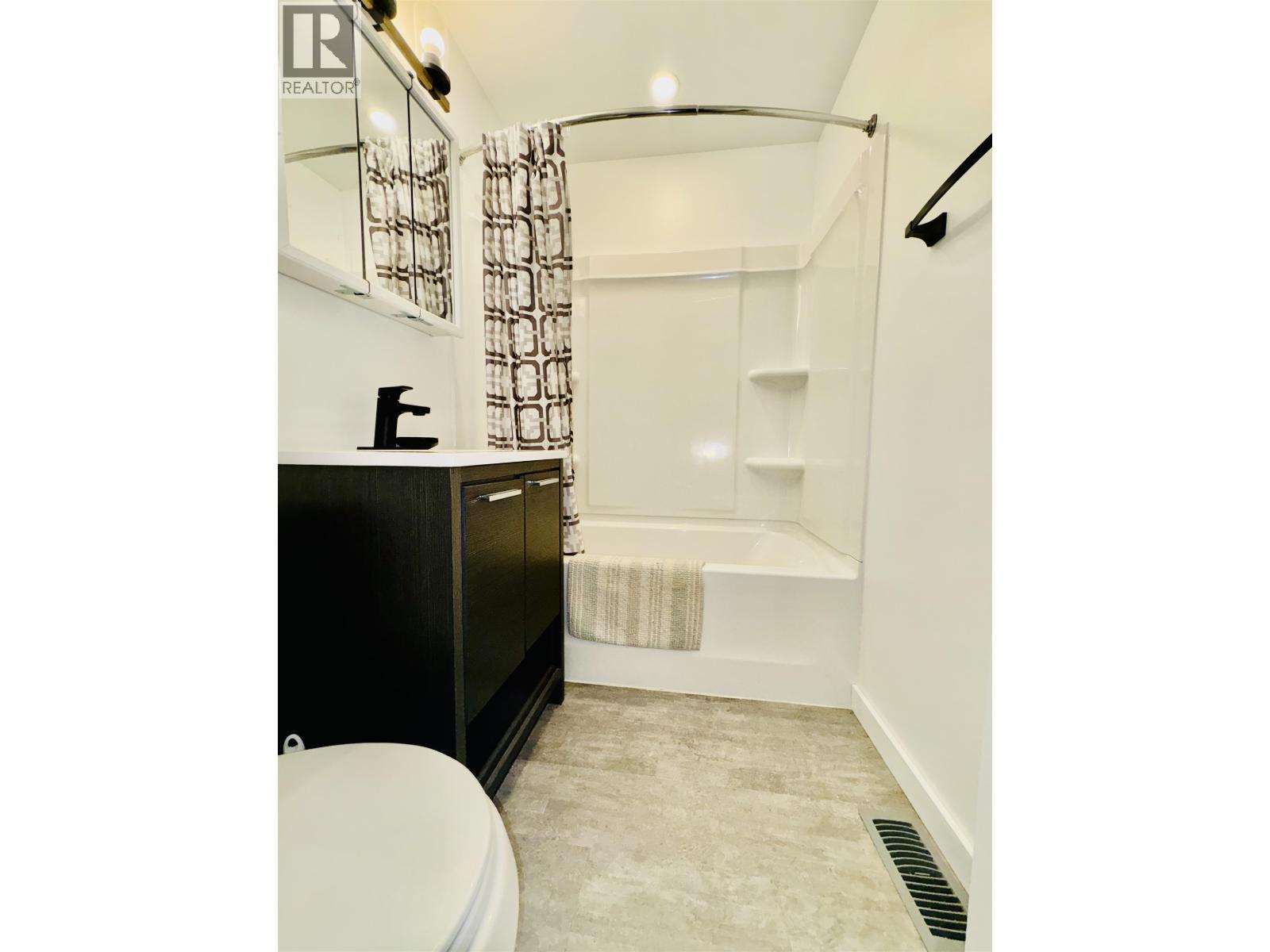 13 WREN STREET, Kitimat