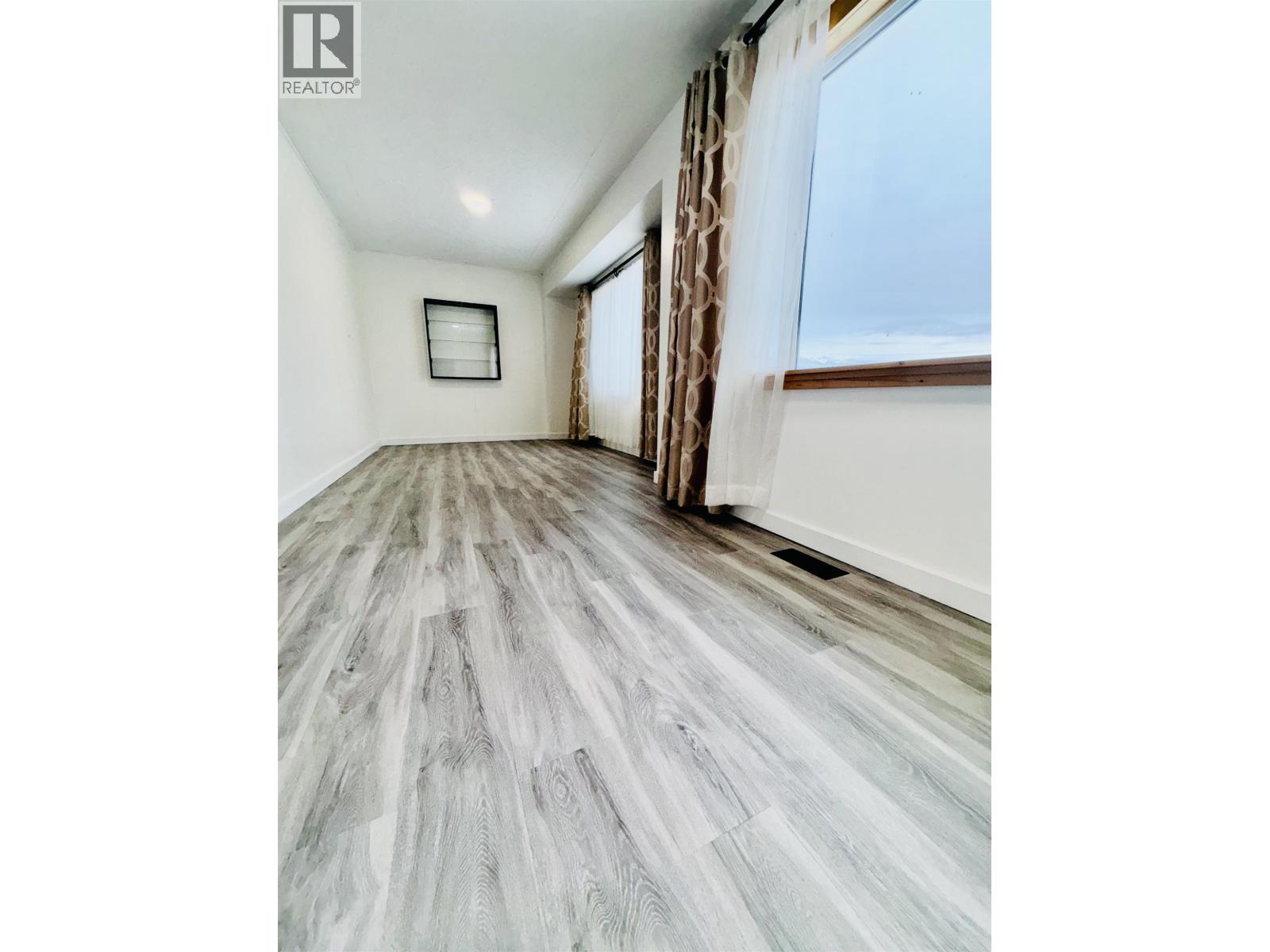 13 WREN STREET, Kitimat