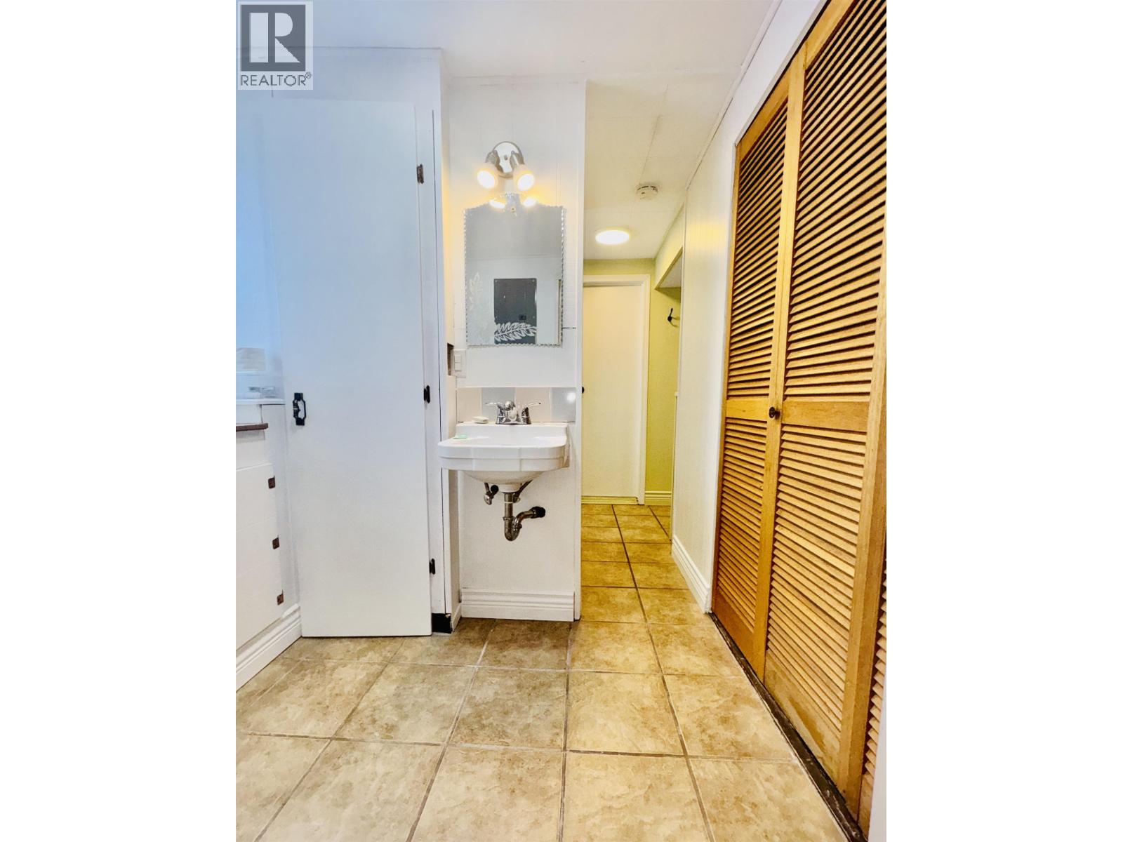 13 WREN STREET, Kitimat