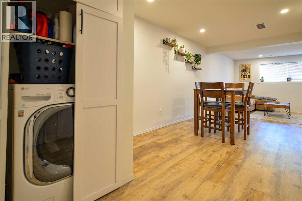 Single Family House Bi-level for Sale in  Centre Street NE Beddington Heights Calgary 