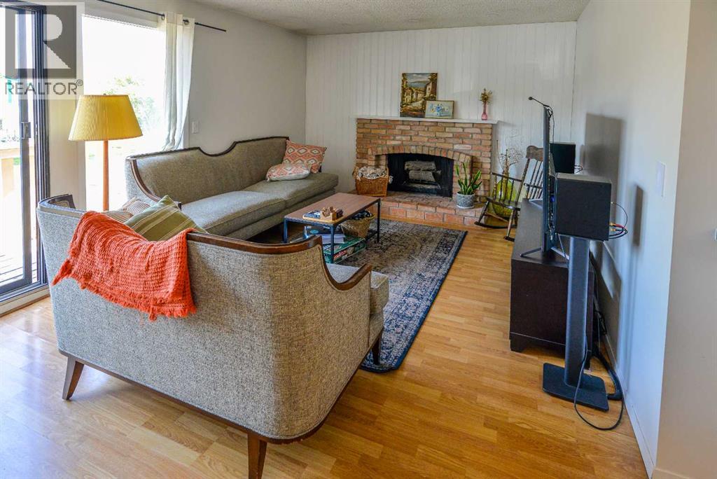 Single Family House Bi-level for Sale in  Centre Street NE Beddington Heights Calgary 