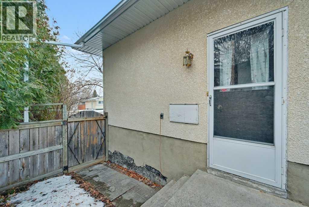 Single Family House Bi-level for Sale in  Van Horne Crescent NE Vista Heights Calgary 