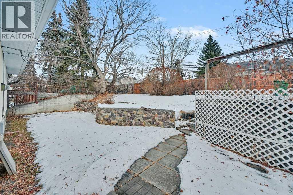 Single Family House Bi-level for Sale in  Van Horne Crescent NE Vista Heights Calgary 