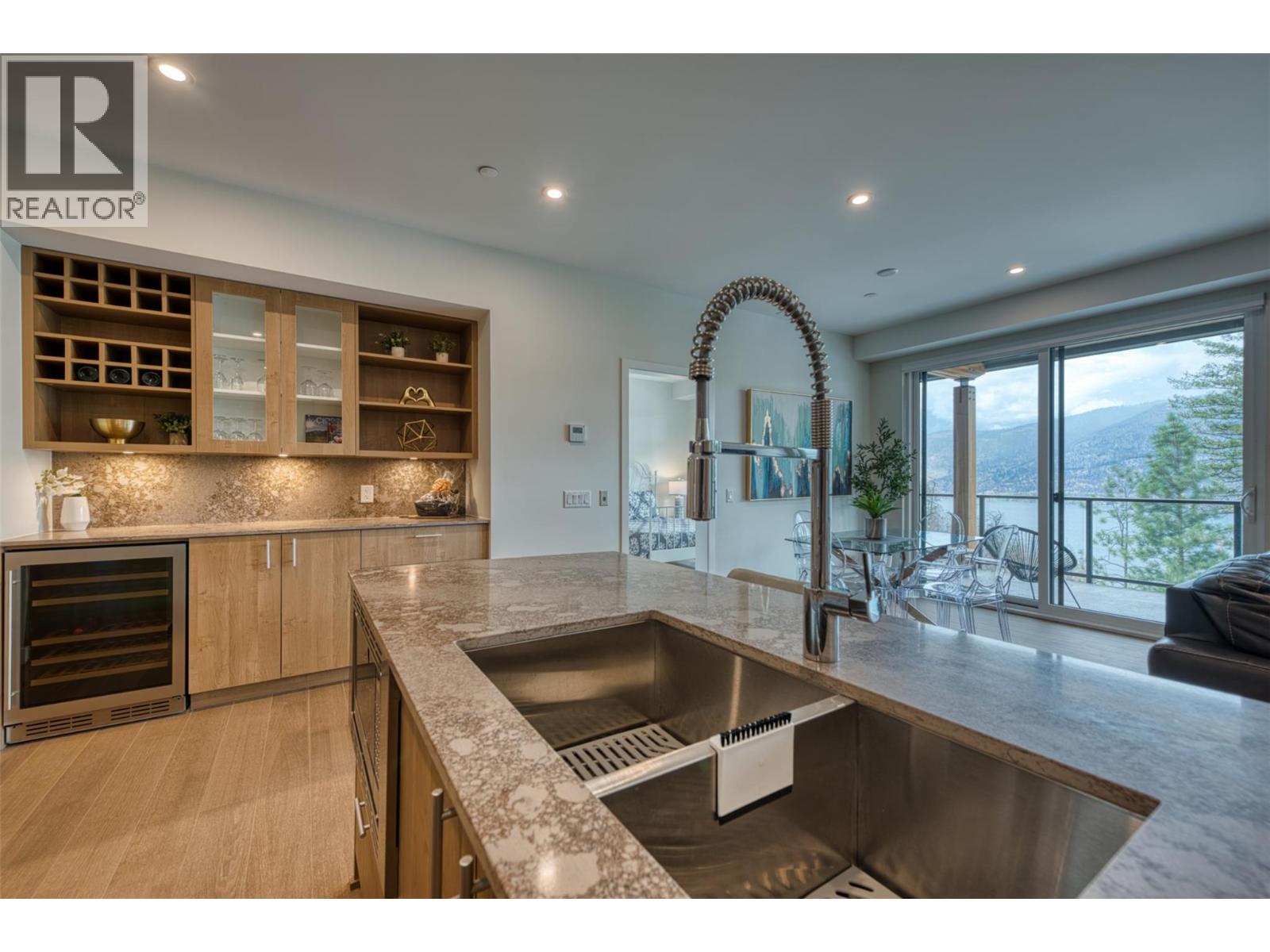 9652 Benchland Drive Unit# 306, Lake Country