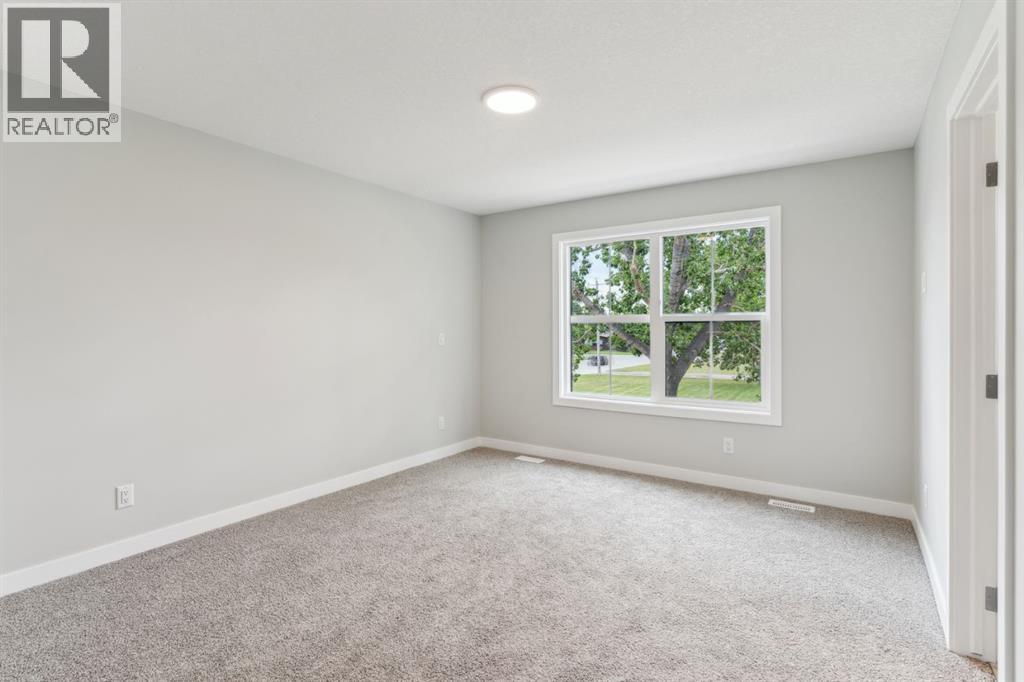 Single Family House for Sale in  Alderwood Close SE Acadia Calgary 