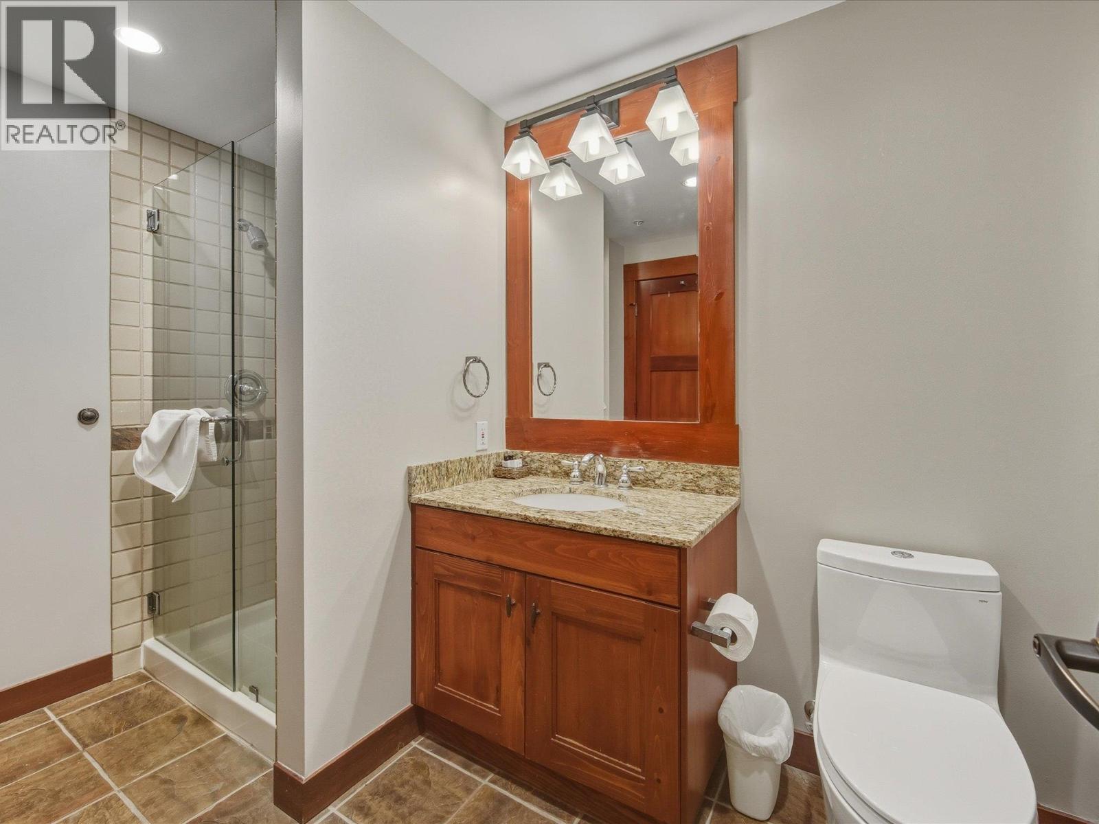 221 2202 GONDOLA WAY, Whistler