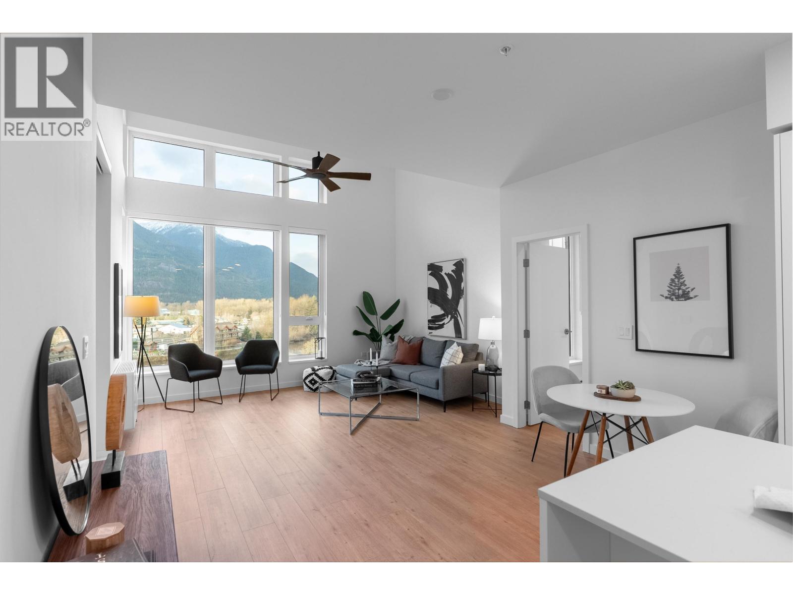 609 1504 SCOTT CRESCENT, Squamish