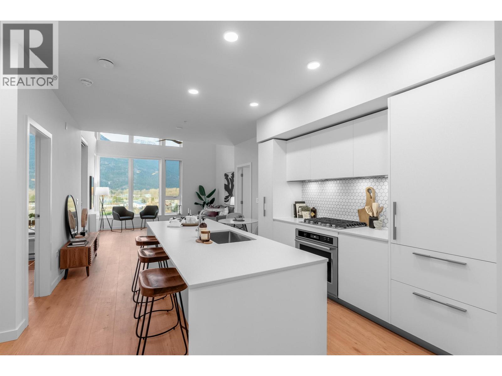 609 1504 SCOTT CRESCENT, Squamish