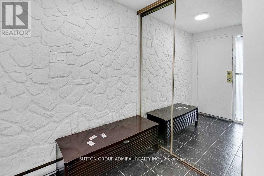 143 TORRESDALE AVENUE - Photo 2 of 17, Toronto (Westminster-Branson), Ontario