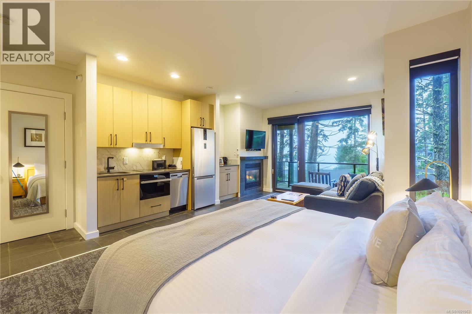 1202 596 Marine Dr, Ucluelet