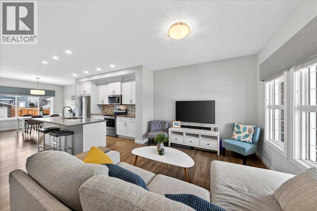 Single Family House for Sale in  Evanston Hill NW Evanston Calgary 