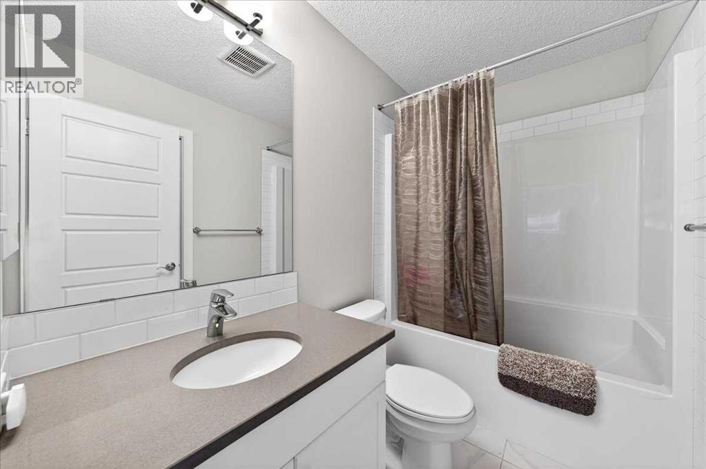 Single Family House for Sale in  Evanston Hill NW Evanston Calgary 