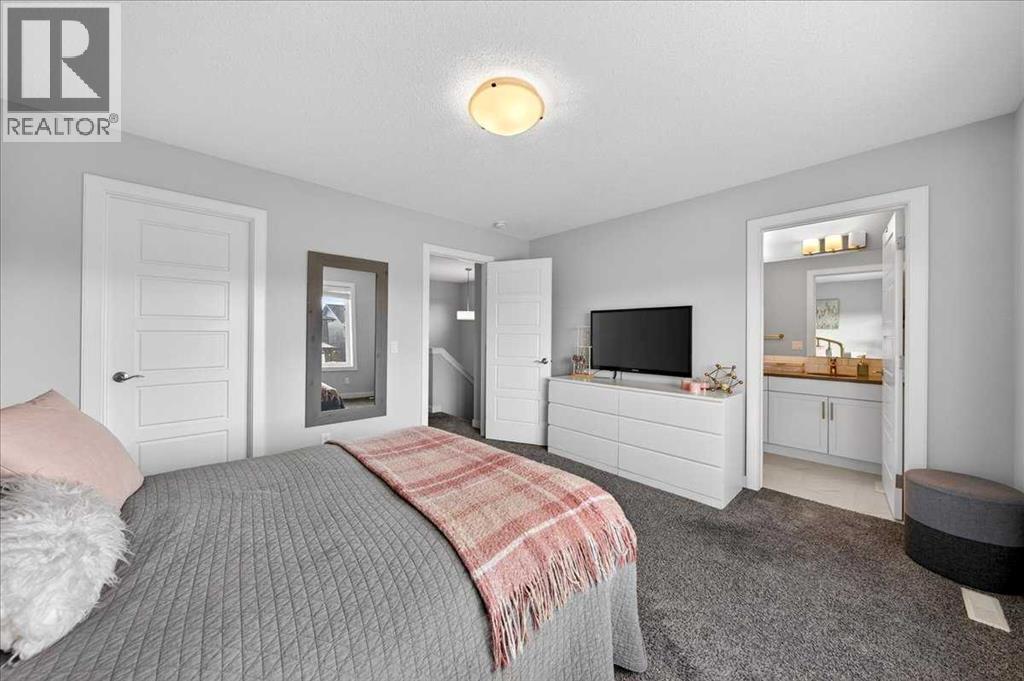 Single Family House for Sale in  Evanston Hill NW Evanston Calgary 