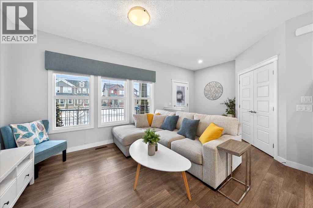 Single Family House for Sale in  Evanston Hill NW Evanston Calgary 