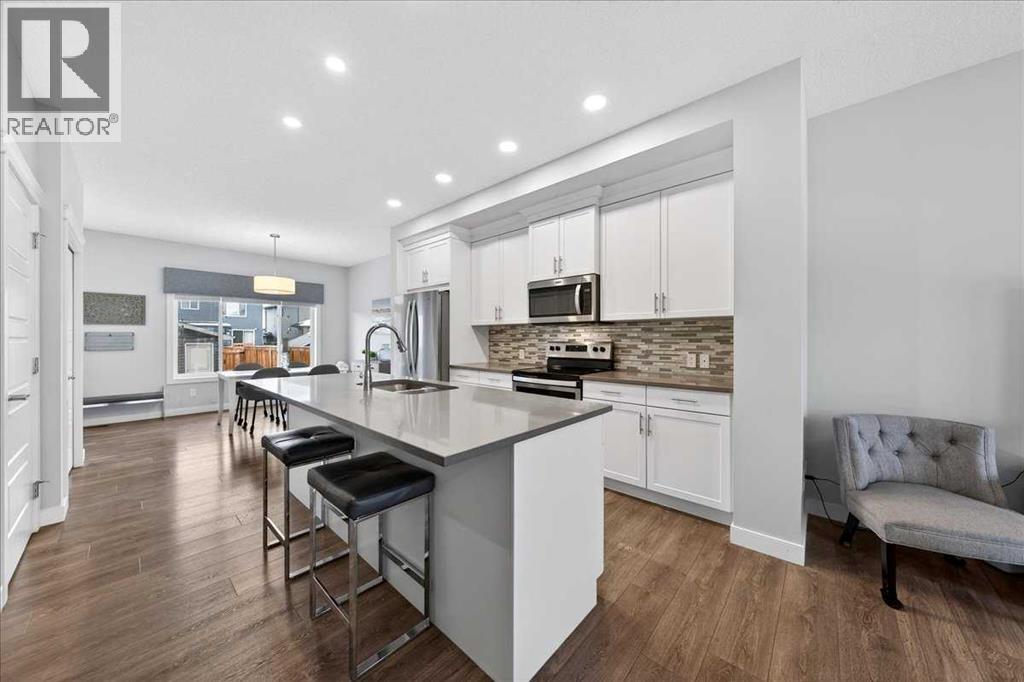 Single Family House for Sale in  Evanston Hill NW Evanston Calgary 