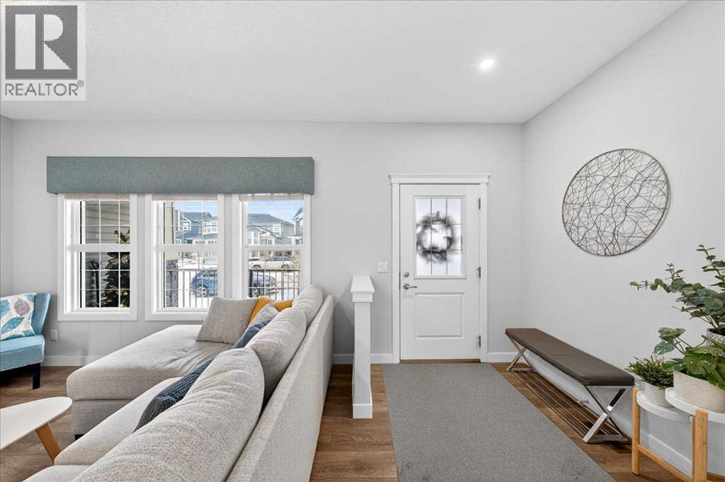 Single Family House for Sale in  Evanston Hill NW Evanston Calgary 