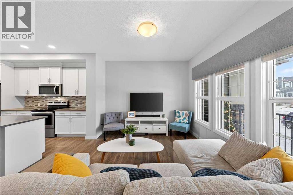 Single Family House for Sale in  Evanston Hill NW Evanston Calgary 