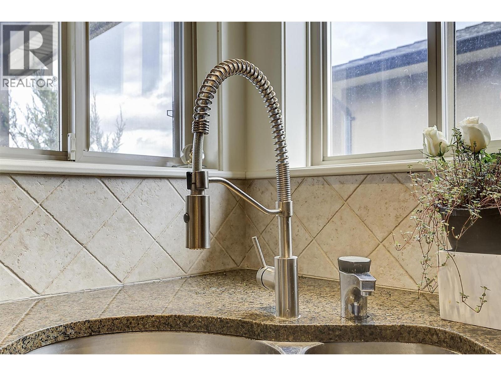  679 Devonian Avenue, Kelowna